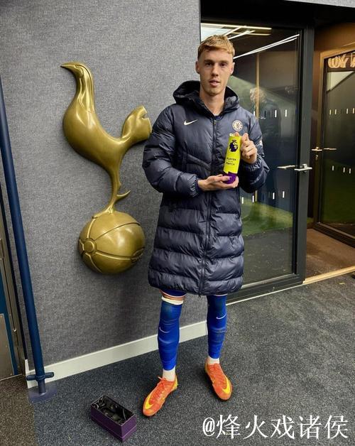 帕尔默社媒晒捧杯照片：用胜利回应质疑