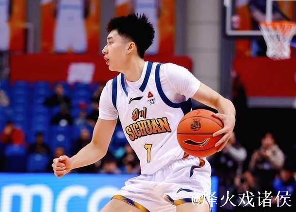 19岁天才复出爆发轰20+6+5!中国男篮新星崭露头角冲击最佳新秀 19岁天才复出爆发轰20+6+5!中国男篮新星崭露头角冲击最佳新秀
