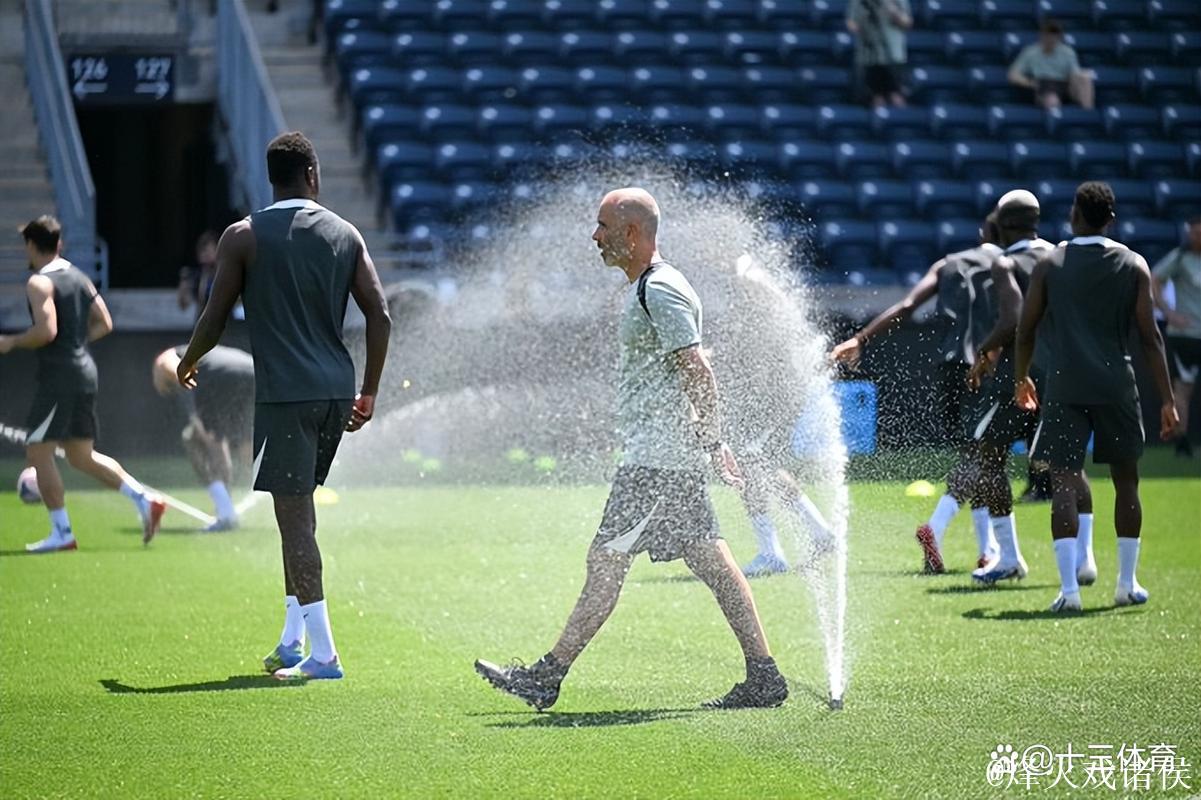 蓝军英超持续不胜欧冠失利 马雷斯卡再度迷失决策
